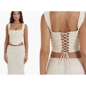 House of CB - Una Floral Cowl Neck
Lace-Up Corset Top Sz Large +